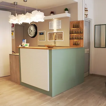 Helga Hotel 2*