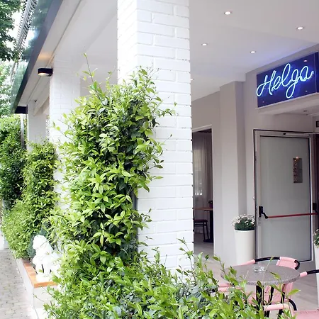 Helga Hotel 2*