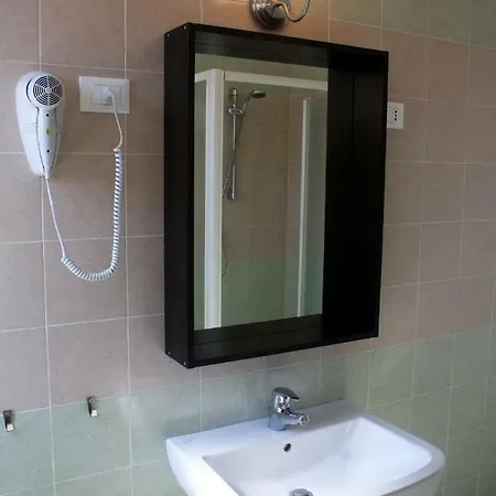 Hotel Helga 2*